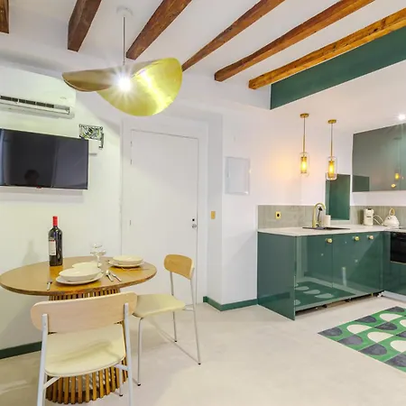 Apartment Refined And Practical In Historic Center Of *