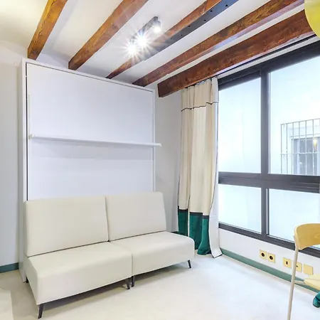 Apartment Refined And Practical In Historic Center Of Alicante