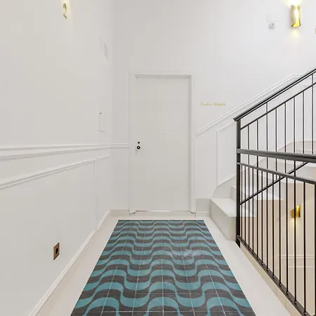 Refined And Practical In Historic Center Of