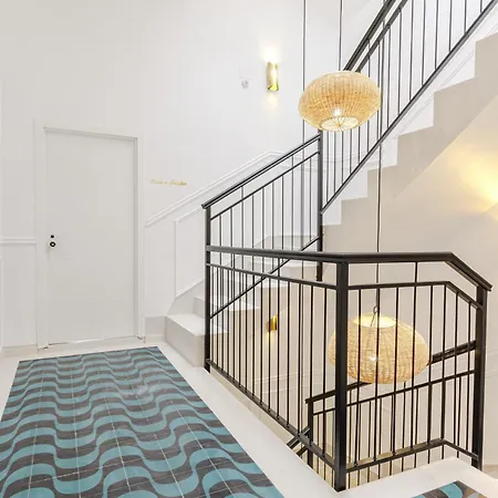 Refined And Practical In Historic Center Of Lejlighed *