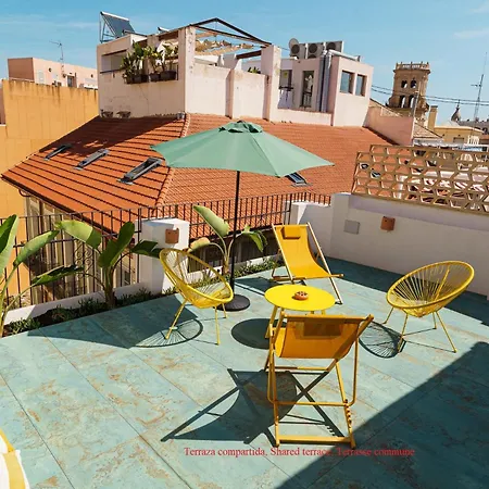 Refined And Practical In Historic Center Of