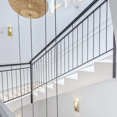 Refined And Practical In Historic Center Of